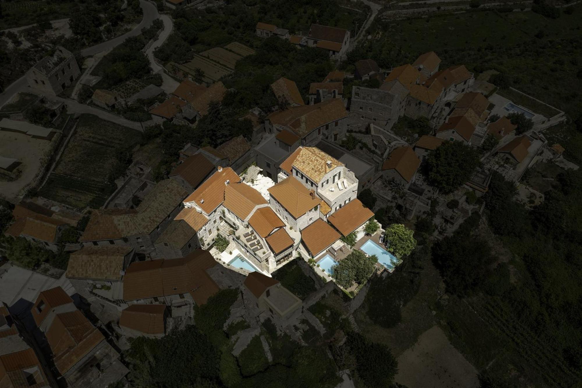 Dvor Pitve Villas Jelsa  Extérieur photo