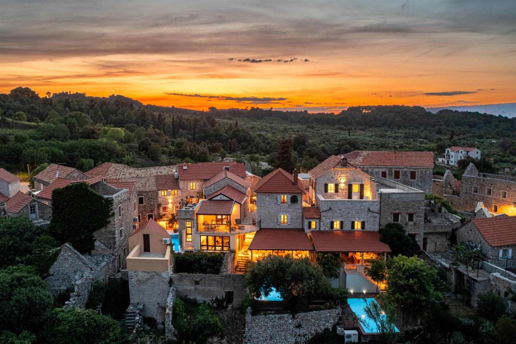 Dvor Pitve Villas Jelsa  Extérieur photo