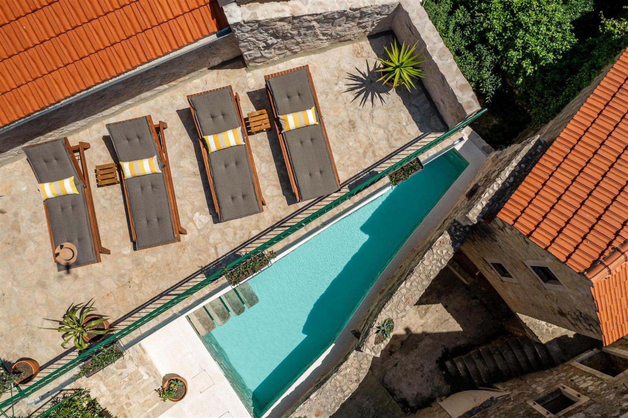 Dvor Pitve Villas Jelsa  Extérieur photo