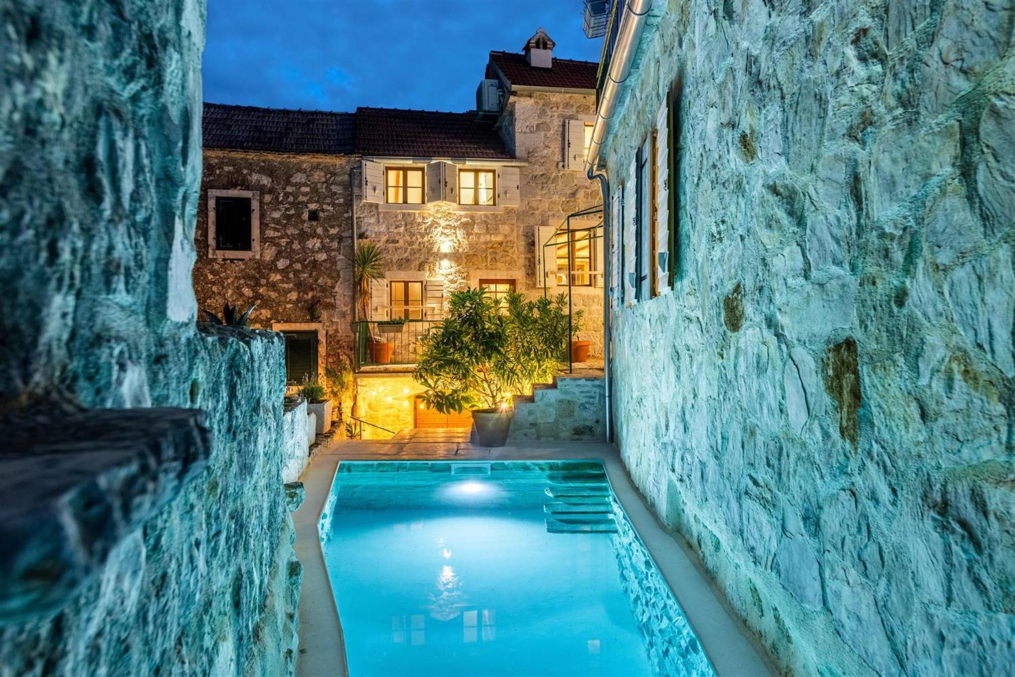 Dvor Pitve Villas Jelsa  Extérieur photo