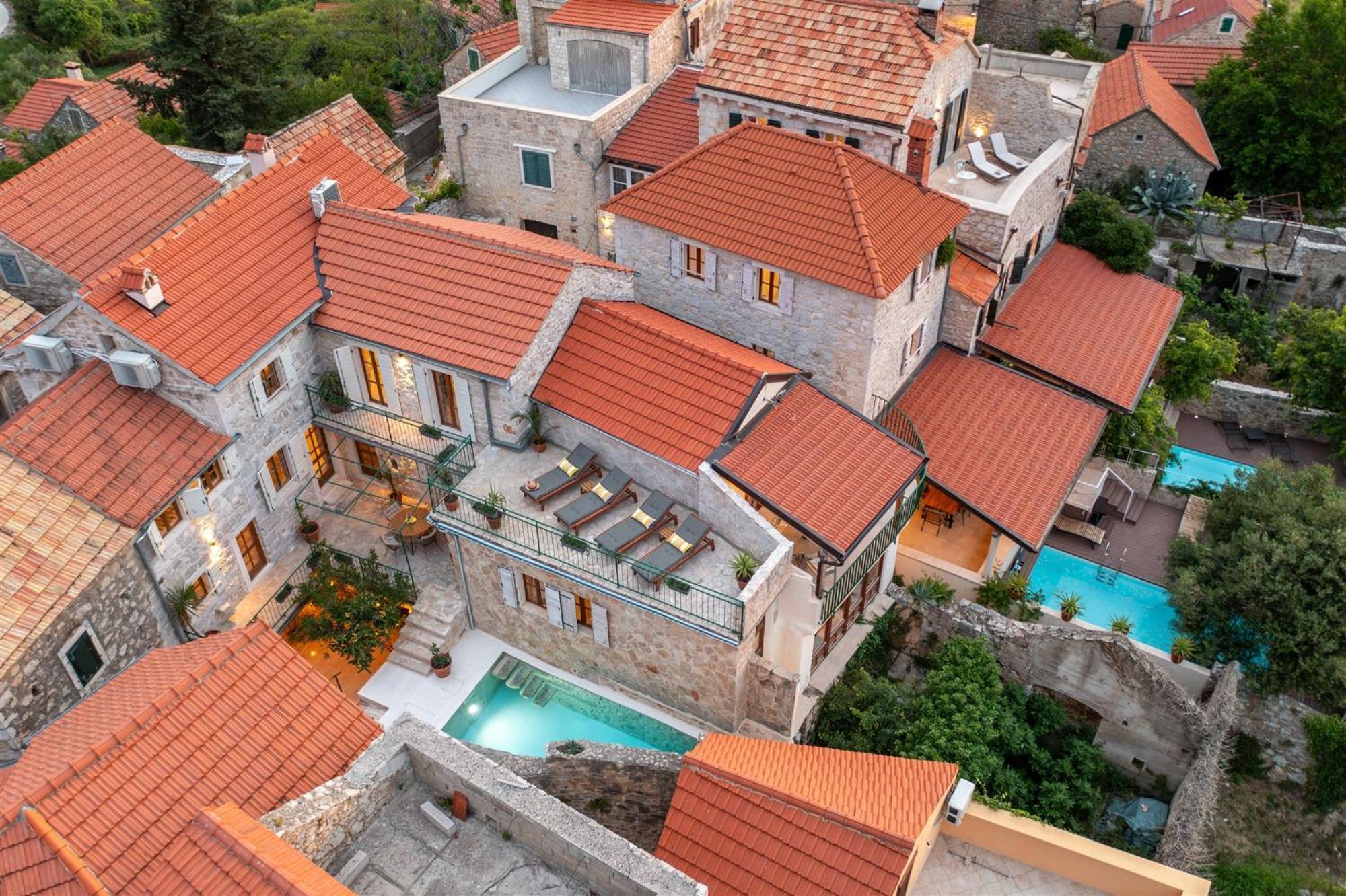 Dvor Pitve Villas Jelsa  Extérieur photo