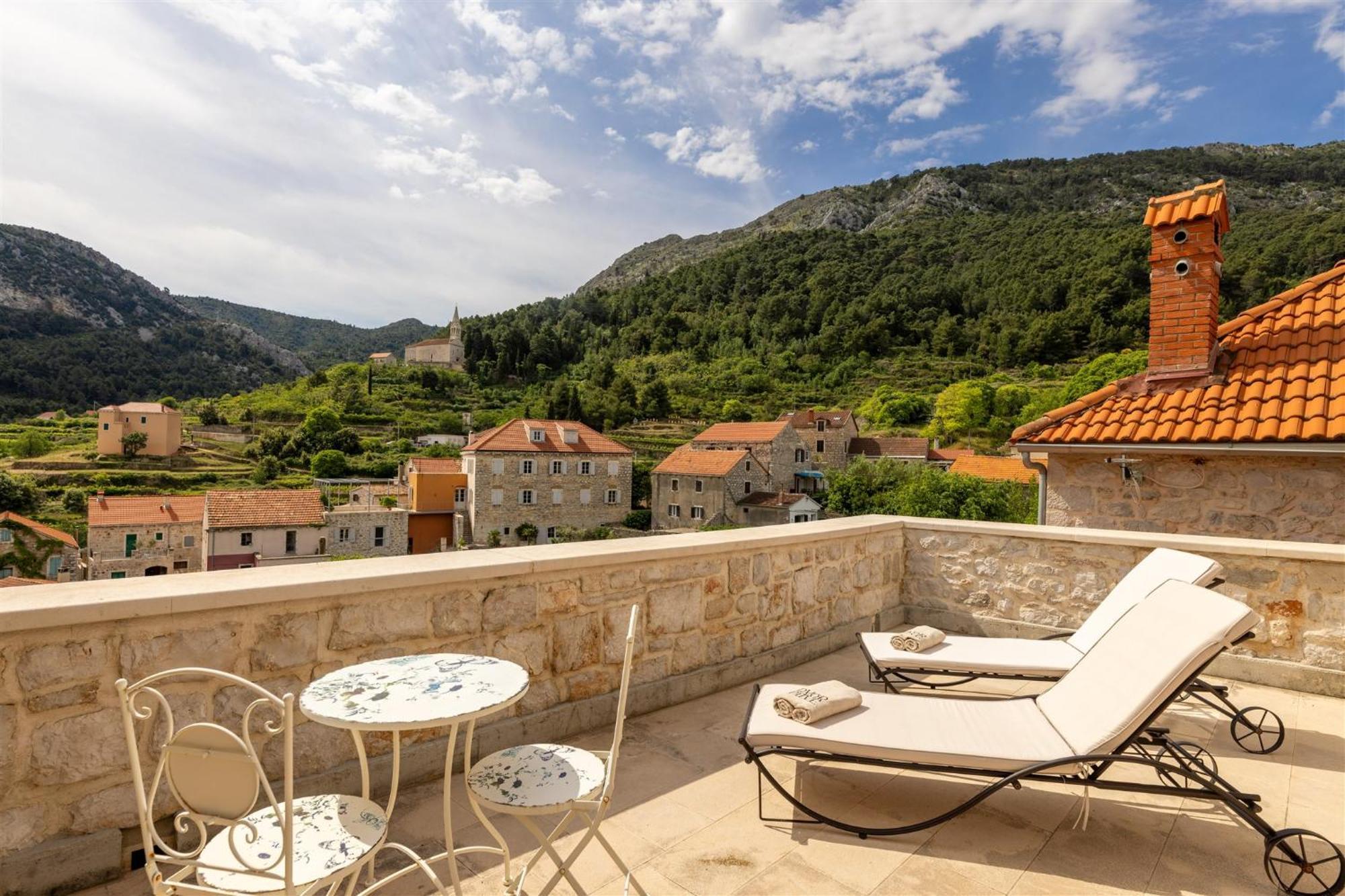 Dvor Pitve Villas Jelsa  Extérieur photo