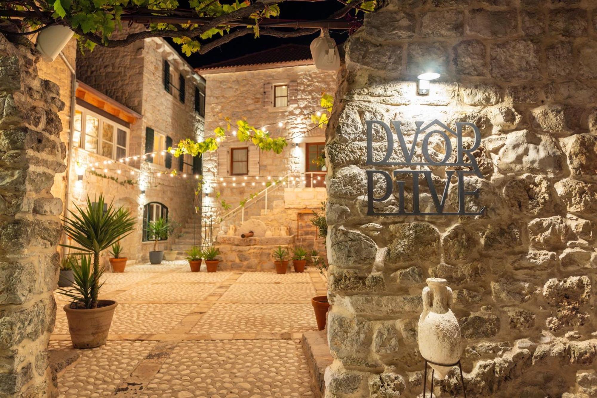 Dvor Pitve Villas Jelsa  Extérieur photo